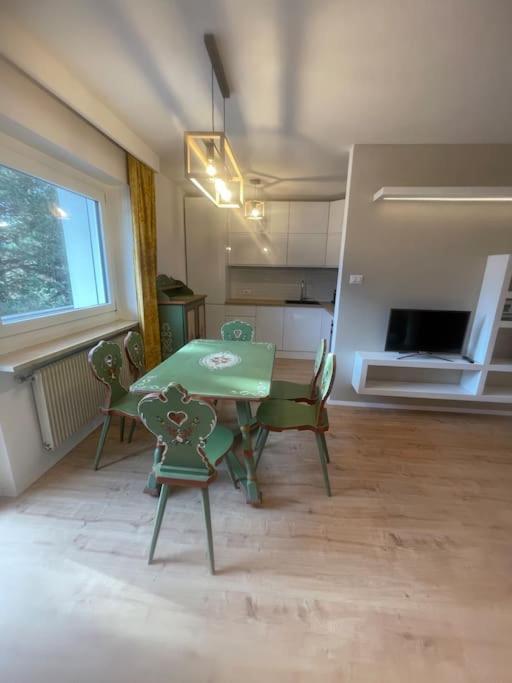 Appartamento A Dobbiaco Nel Cuore Delle Dolomiti Exterior photo